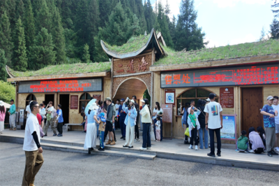 暑期黃龍景區牟尼溝二道海迎旅游高峰，精細化管理與服務保障游客體驗